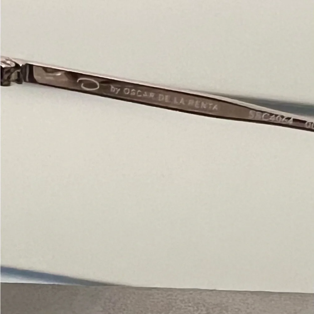 Oscar de la Renta sunglasses